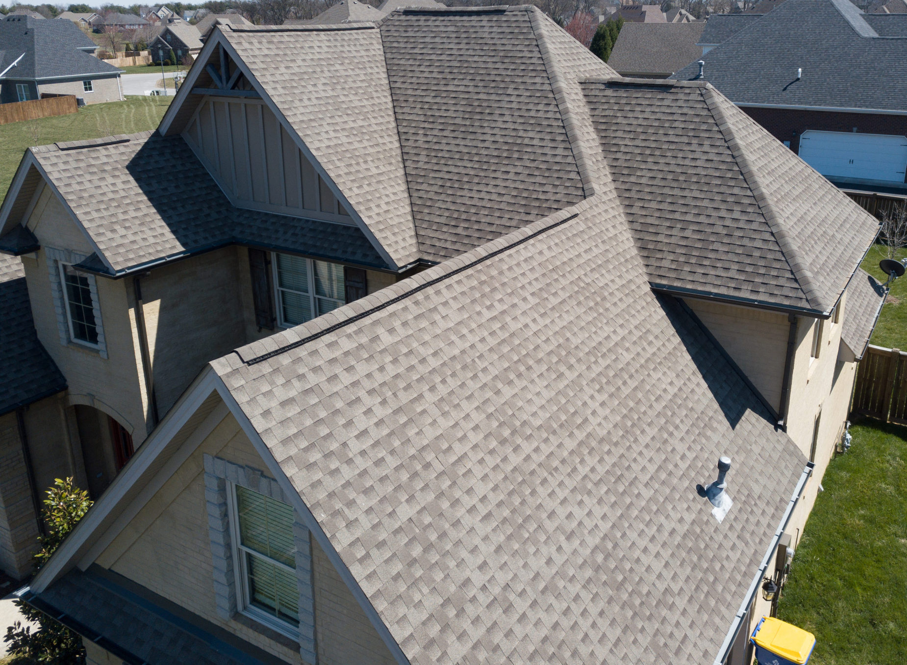 Residential,Shingle,Roof,Using,Ridge,Vent,S,With,Gables,Visible