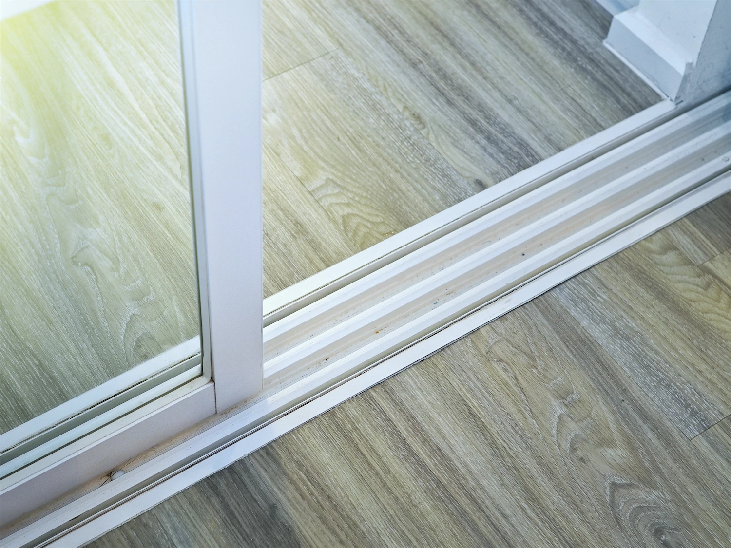 How to Remove Moisture from a Sliding Glass Door
